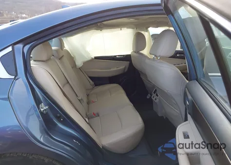 2016 Subaru Legacy 2.5I Limited z USA, uszkodzony, nr VIN 4S3BNAL61G3037101